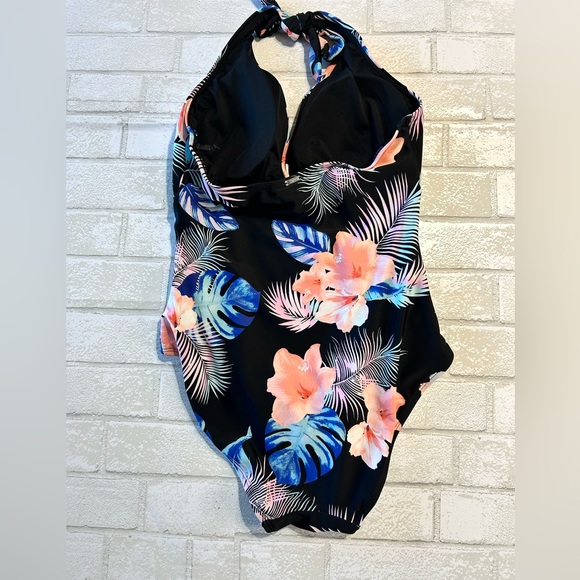 DKNY Tropical Floral Woman’s One Piece - Picture 2 of 4